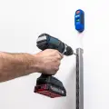 Kreg Magnetyczny lokalizator śrub z projekcją laserową
